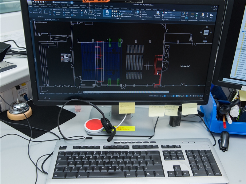 PC mit Software zur technischen Planung der Veranstaltungstechnik