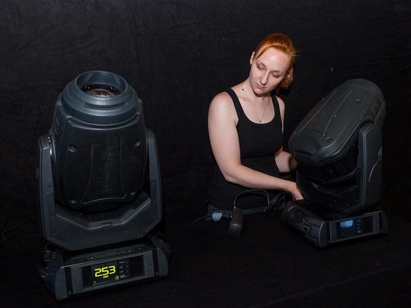 Die Beleuchtung für ein Event aufbauen und einrichten