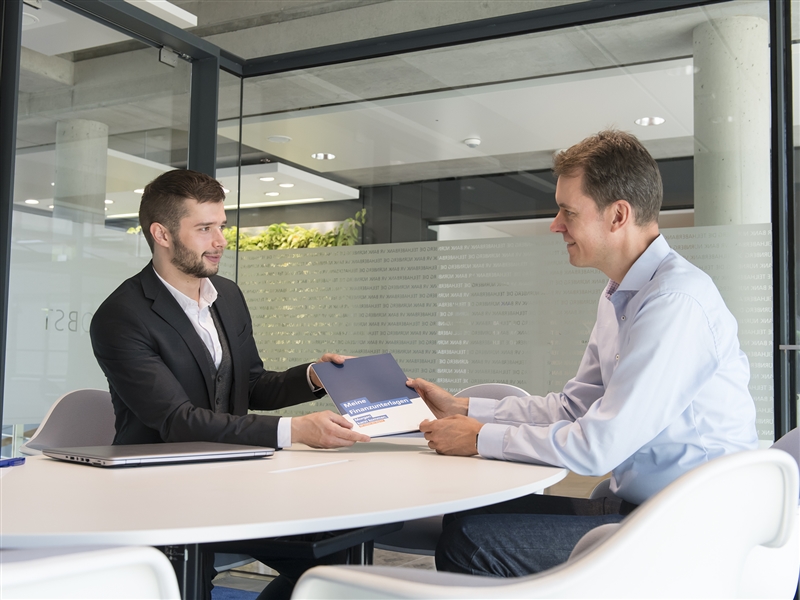 Vertragsunterlagen zum abgeschlossenen Finanzprodukt übergeben