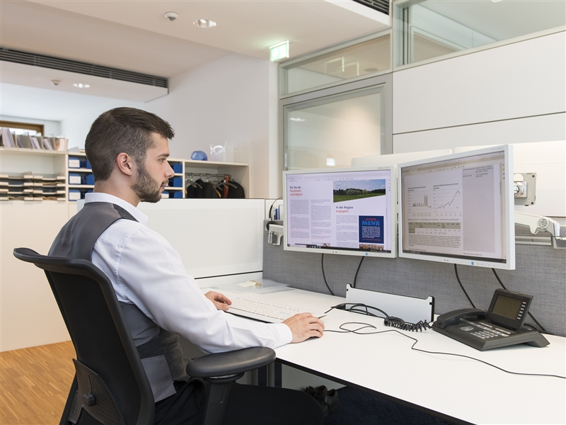 Im Büro Kundenaufträge und -korrespondenz bearbeiten