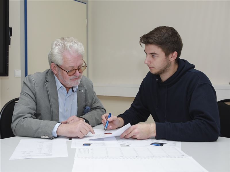 Mit einem Kunden Details zur Netzwerkeinrichtung besprechen